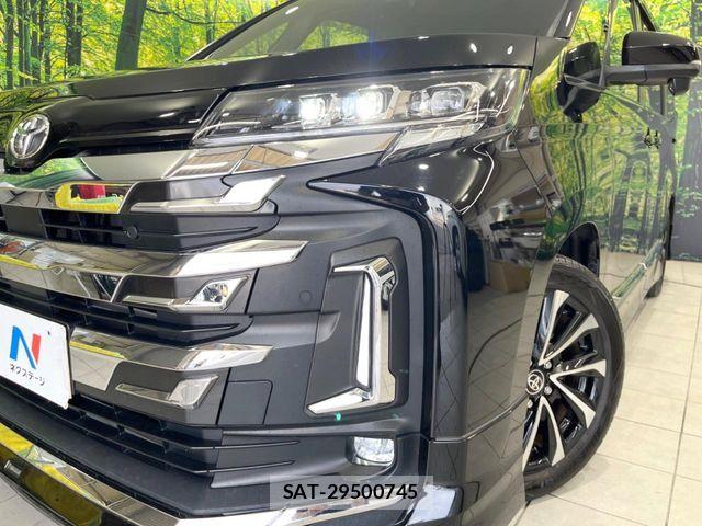 Toyota NOAH 2023-06 8131607-12