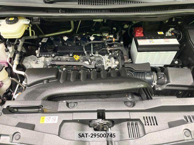 Toyota NOAH 2023-06 8131607-17