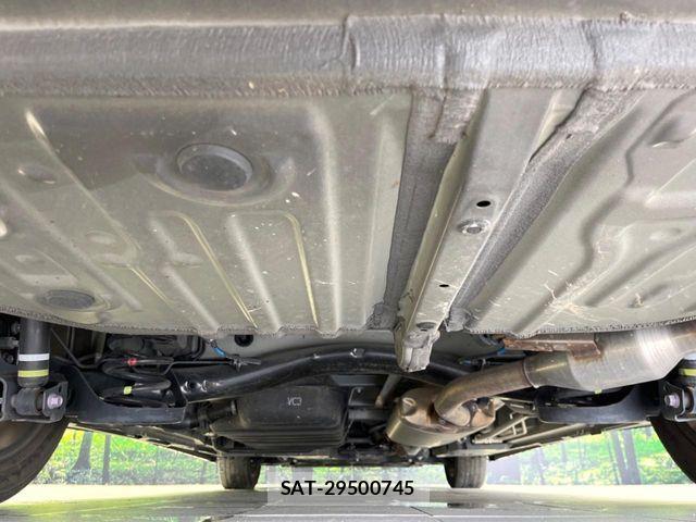 Toyota NOAH 2023-06 8131607-18