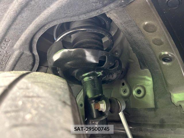 Toyota NOAH 2023-06 8131607-19
