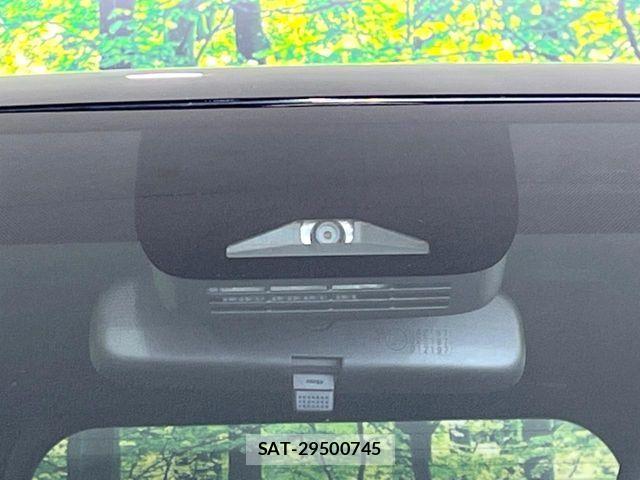 Toyota NOAH 2023-06 8131607-6