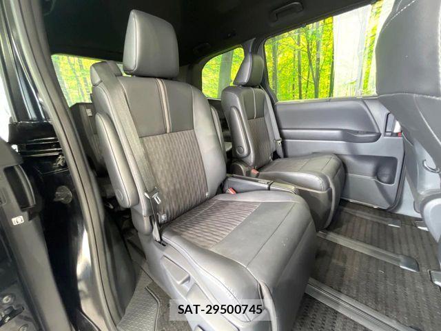 Toyota NOAH 2023-06 8131607-8