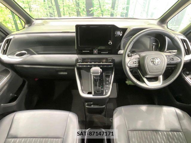 Toyota NOAH 2024-07 8131616-1