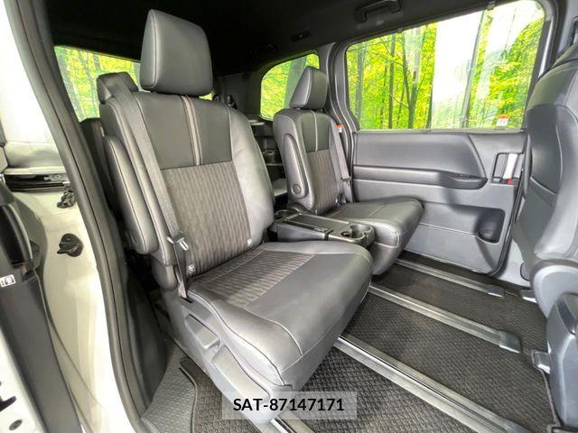 Toyota NOAH 2024-07 8131616-8