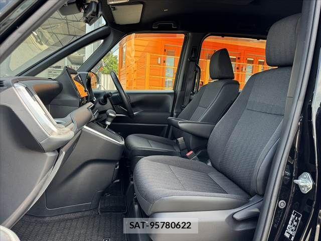 Toyota NOAH 2024-10 8131605-16