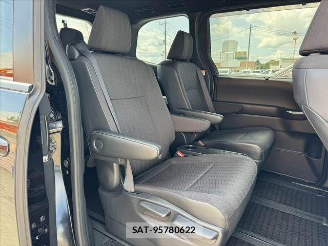 Toyota NOAH 2024-10 8131605-19