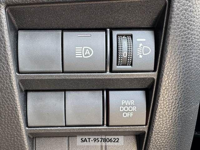 Toyota NOAH 2024-10 8131605-26