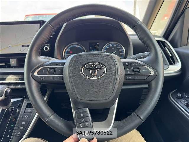 Toyota NOAH 2024-10 8131605-6