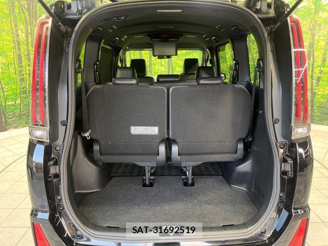 Toyota NOAH 2019-11 8131617-10