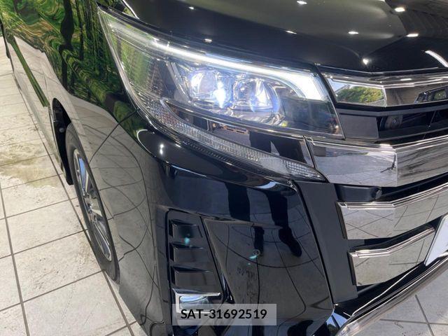 Toyota NOAH 2019-11 8131617-12