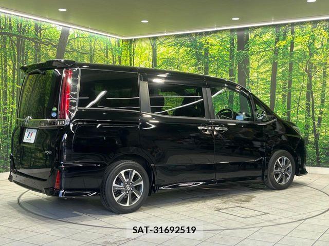 Toyota NOAH 2019-11 8131617-17