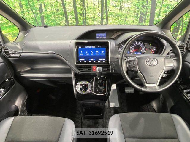 Toyota NOAH 2019-11 8131617-1
