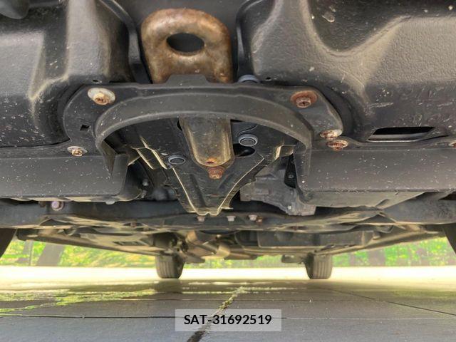 Toyota NOAH 2019-11 8131617-19