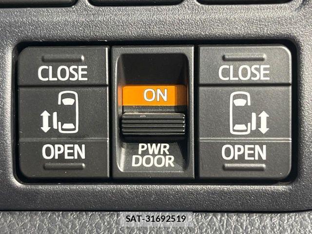Toyota NOAH 2019-11 8131617-2