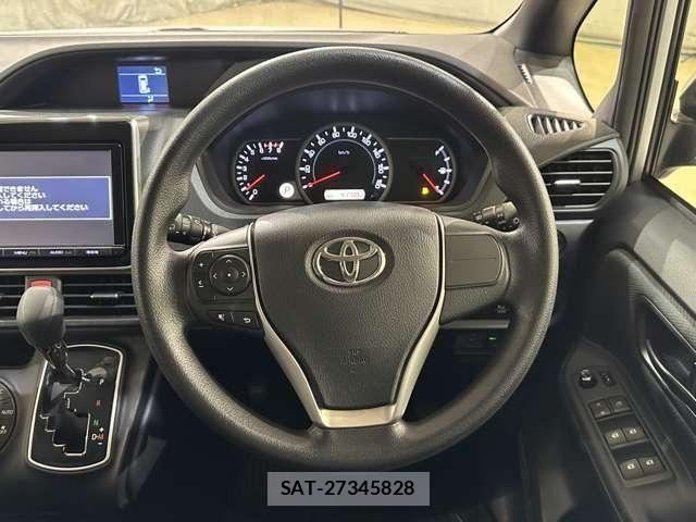 Toyota NOAH 2015-02 8131626-9