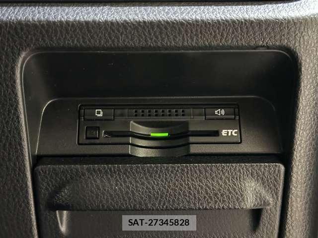 Toyota NOAH 2015-02 8131626-13