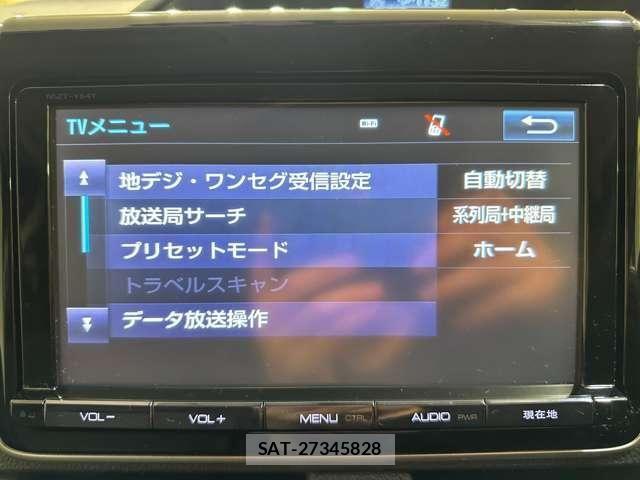 Toyota NOAH 2015-02 8131626-18