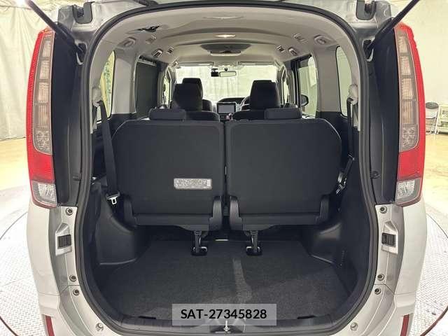 Toyota NOAH 2015-02 8131626-26