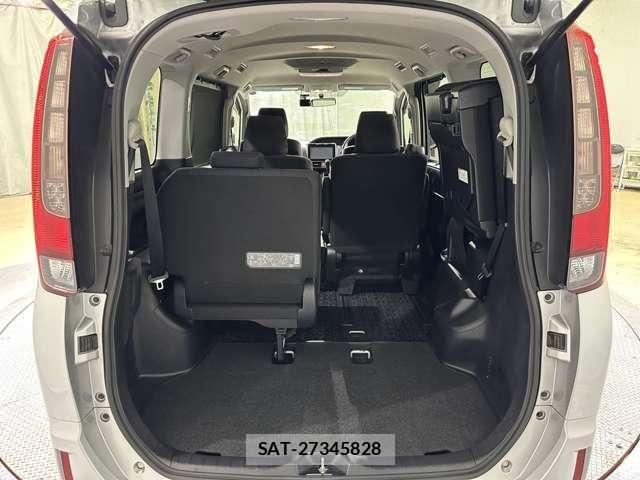 Toyota NOAH 2015-02 8131626-27