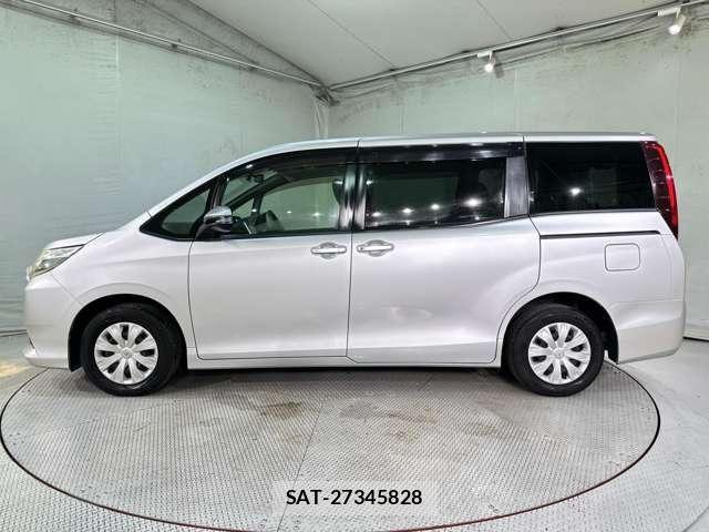 Toyota NOAH 2015-02 8131626-7