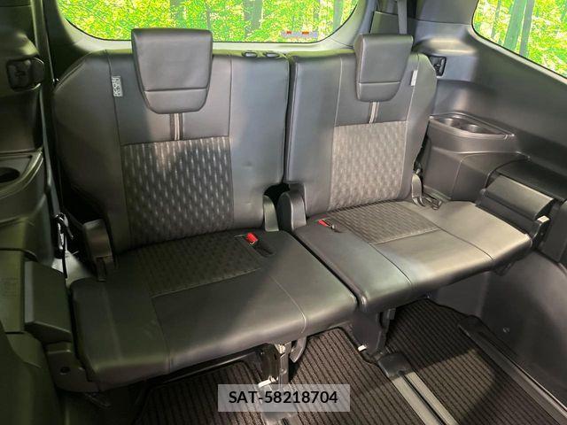 Toyota NOAH 2023-04 8131606-9