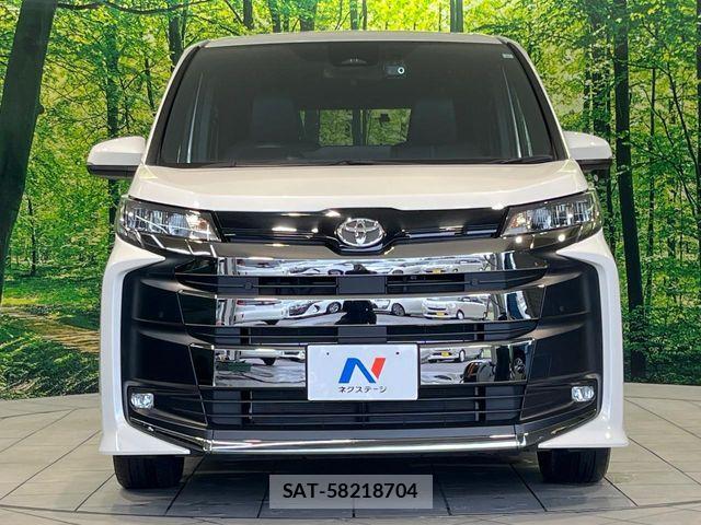 Toyota NOAH 2023-04 8131606-14