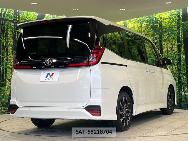 Toyota NOAH 2023-04 8131606-17