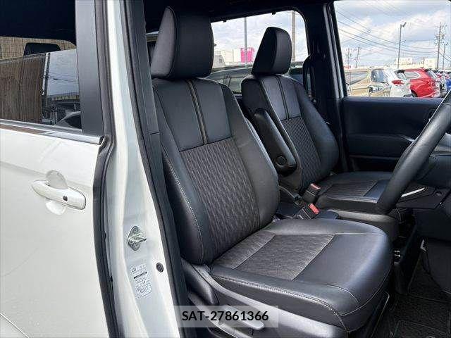 Toyota NOAH 2024-07 8131611-10