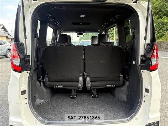 Toyota NOAH 2024-07 8131611-11
