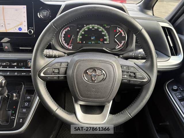Toyota NOAH 2024-07 8131611-12