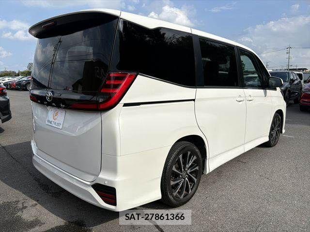 Toyota NOAH 2024-07 8131611-19