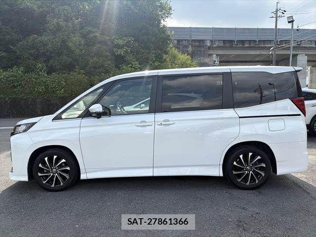 Toyota NOAH 2024-07 8131611-22