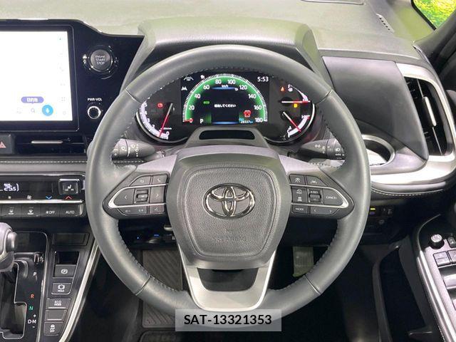 Toyota NOAH 2024-02 8146309-11