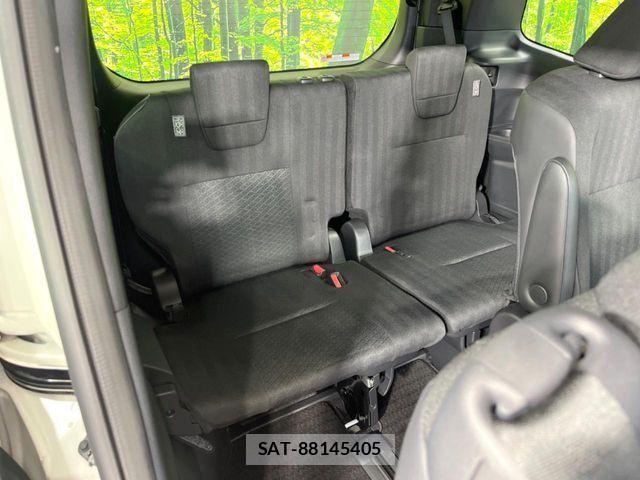 Toyota NOAH 2023-06 8146310-9