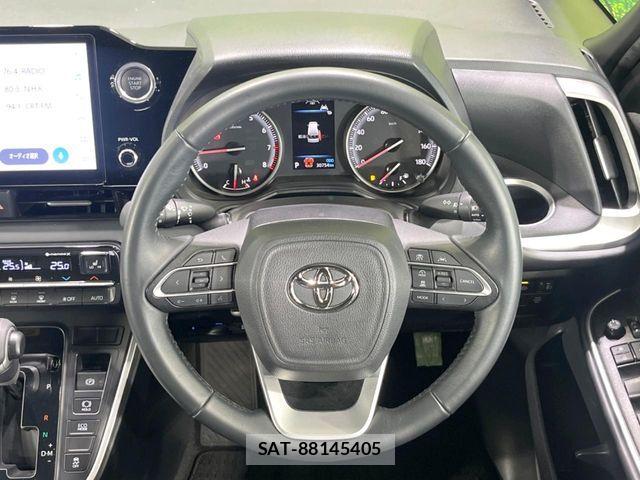 Toyota NOAH 2023-06 8146310-10