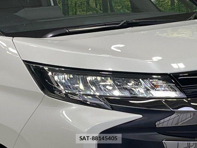 Toyota NOAH 2023-06 8146310-11