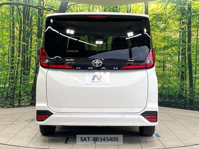 Toyota NOAH 2023-06 8146310-14