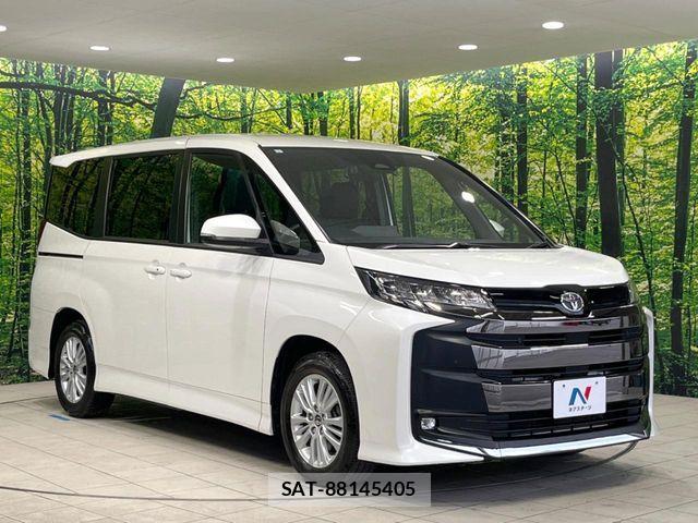 Toyota NOAH 2023-06 8146310-15