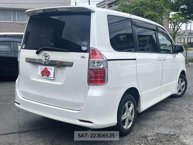 Toyota NOAH 2007-11 8146318-2