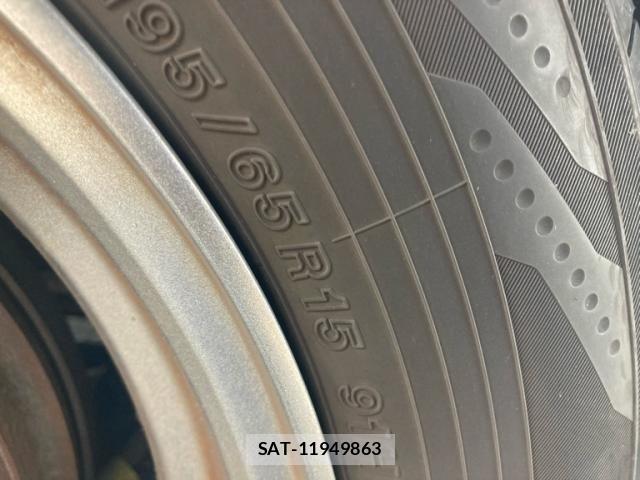 Toyota NOAH 2012-06 8158911-9