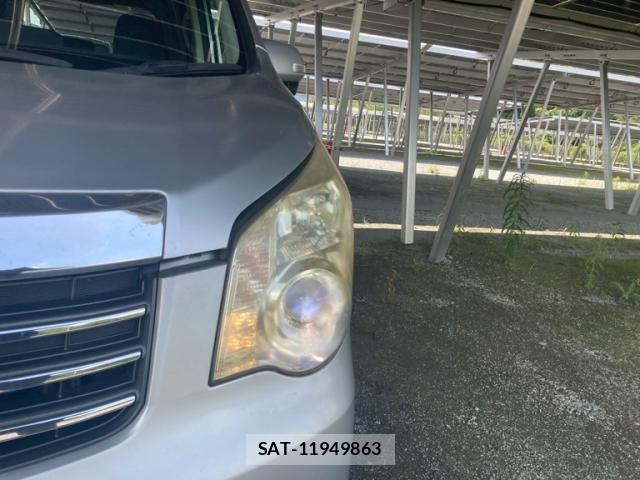 Toyota NOAH 2012-06 8158911-13