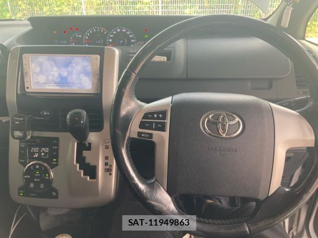 Toyota NOAH 2012-06 8158911-15