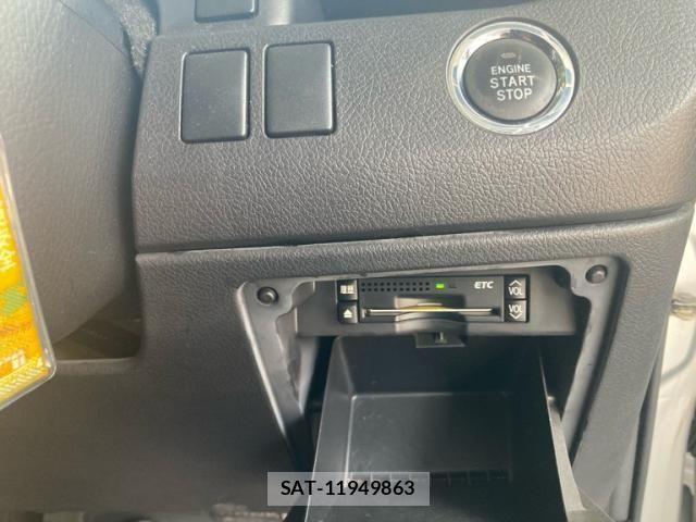 Toyota NOAH 2012-06 8158911-17