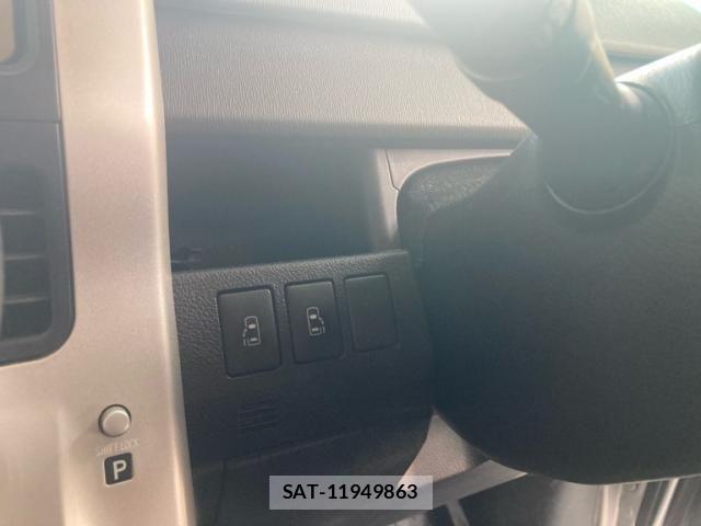 Toyota NOAH 2012-06 8158911-18