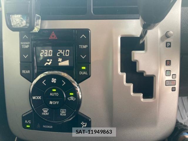 Toyota NOAH 2012-06 8158911-22
