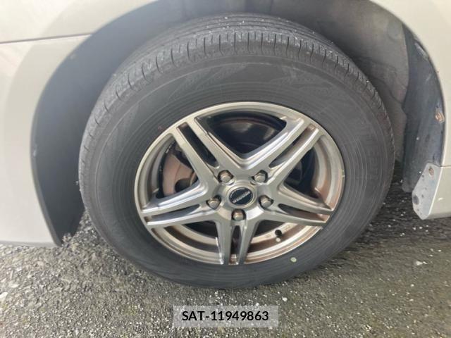 Toyota NOAH 2012-06 8158911-6