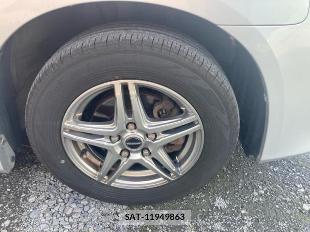 Toyota NOAH 2012-06 8158911-7