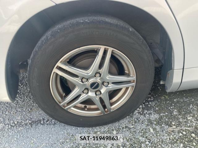 Toyota NOAH 2012-06 8158911-8