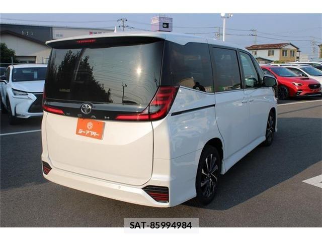 Toyota NOAH 2024-04 8158908-14