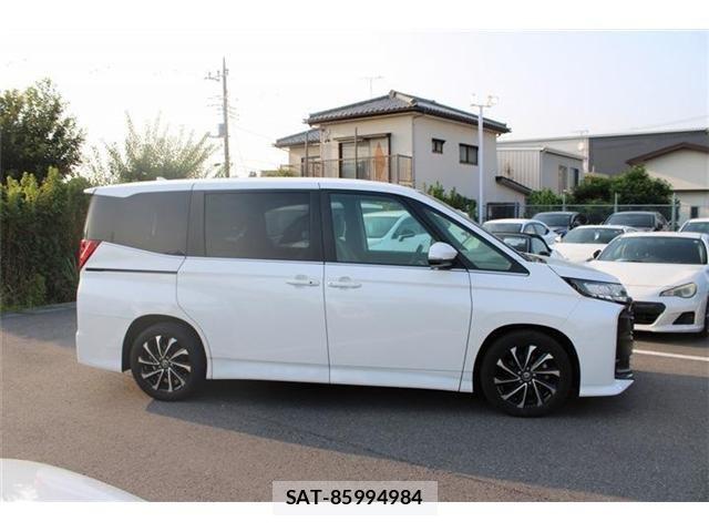 Toyota NOAH 2024-04 8158908-7